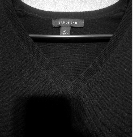 Lands End 100% Cashmere Black V Neck Sweater Women's XL 18-20 Quite Luxury - Picture 6 of 8